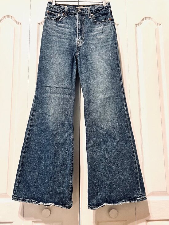 Levi's Denim - Levi's Premium San Francisco, Cal. Ribcage Bell Women's Distressed Jeans-Size 28